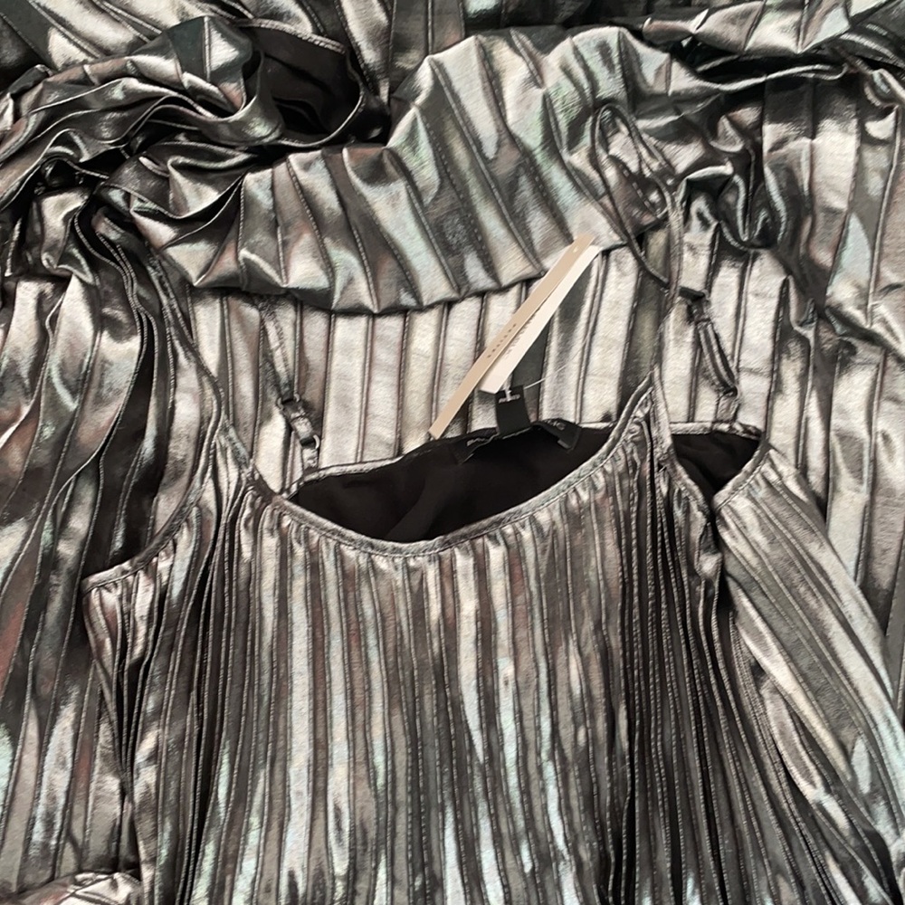 Gorgeous Night Out metallic dress 4P - Picture 3 of 3